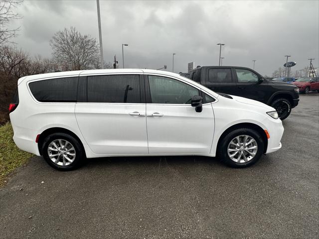 2026 Chrysler Pacifica PACIFICA SELECT AWD