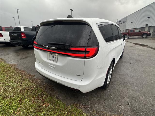 2026 Chrysler Pacifica PACIFICA SELECT AWD