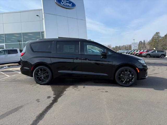 2026 Chrysler Pacifica PACIFICA LIMITED AWD