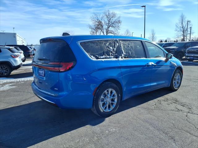 2026 Chrysler Pacifica PACIFICA SELECT AWD
