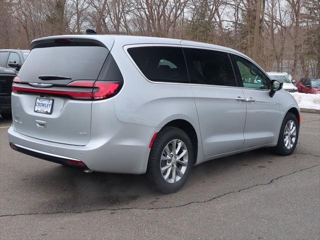2026 Chrysler Pacifica Select AWD
