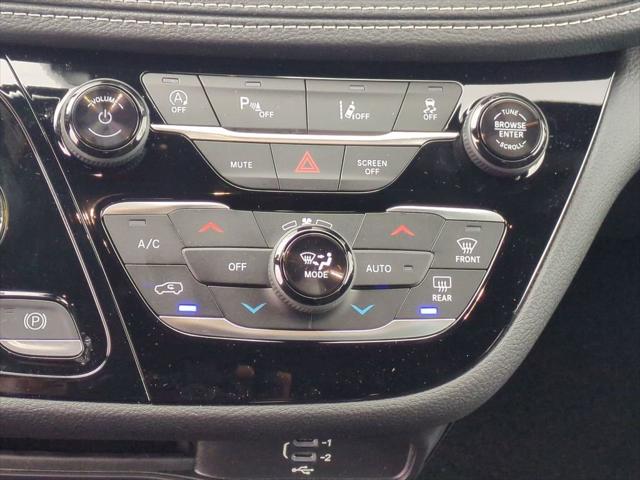 2026 Chrysler Pacifica Select AWD