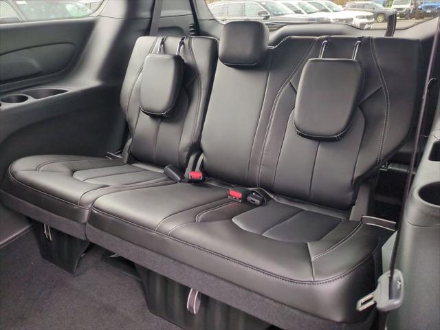 2026 Chrysler Pacifica Select AWD