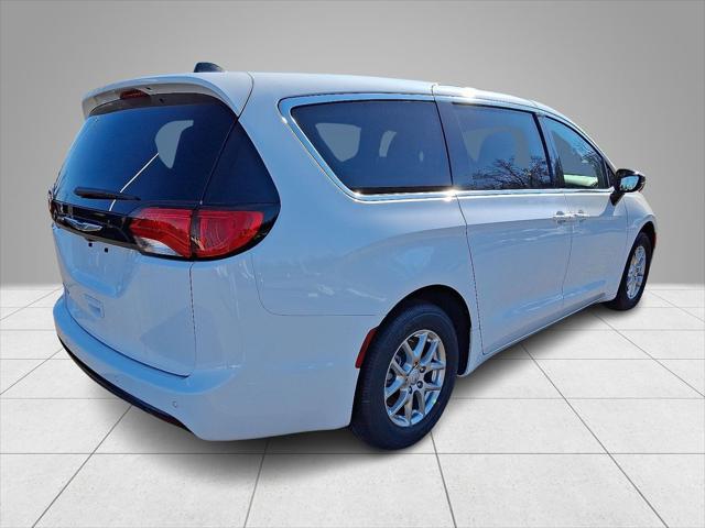 2026 Chrysler Voyager LX