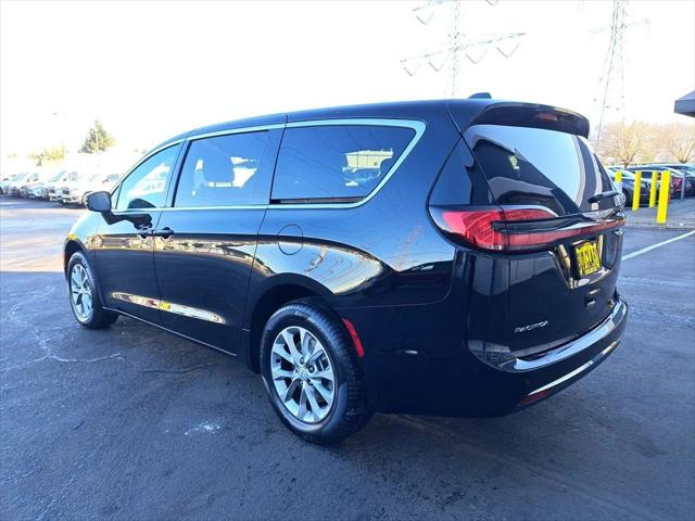 2026 Chrysler Pacifica PACIFICA SELECT AWD