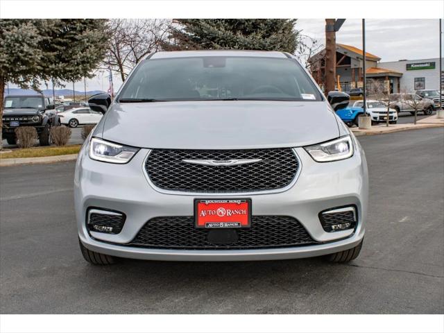 2026 Chrysler Pacifica PACIFICA SELECT AWD