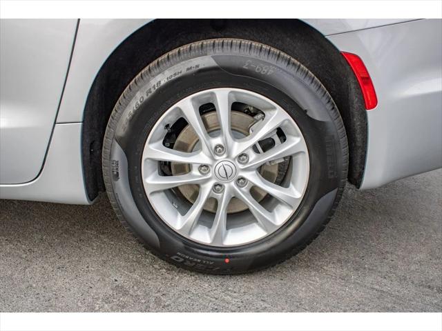 2026 Chrysler Pacifica Select AWD