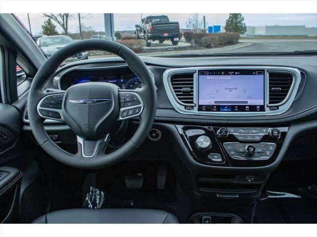 2026 Chrysler Pacifica Select AWD