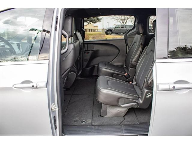 2026 Chrysler Pacifica Select AWD