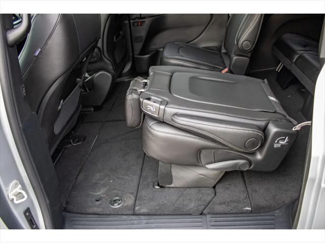 2026 Chrysler Pacifica Select AWD