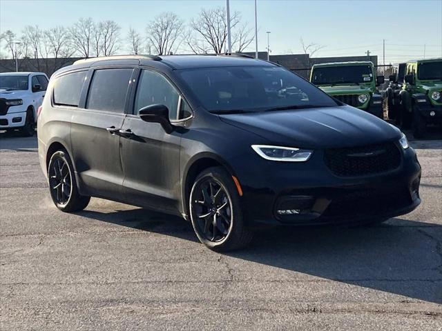 2026 Chrysler Pacifica PACIFICA SELECT AWD