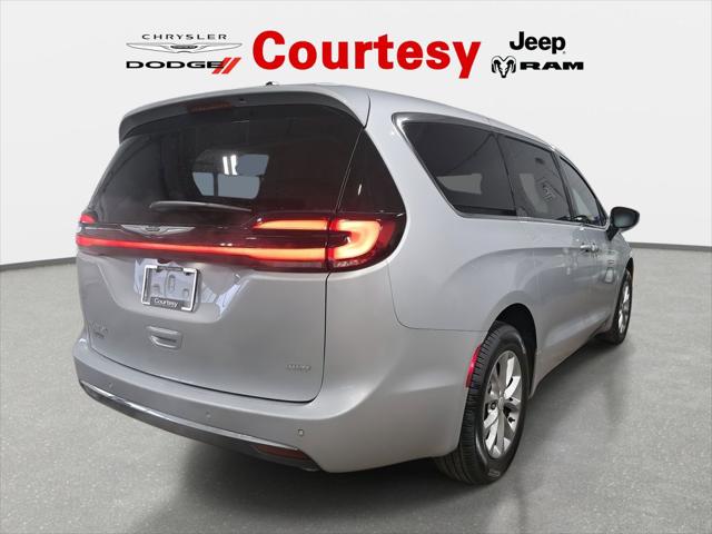 2026 Chrysler Pacifica PACIFICA SELECT AWD
