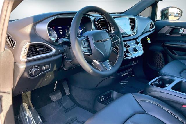 2026 Chrysler Voyager VOYAGER LX