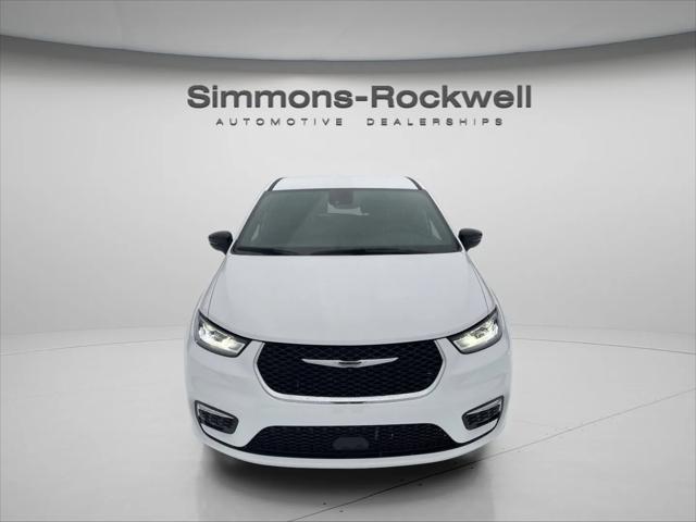 2026 Chrysler Pacifica PACIFICA SELECT AWD