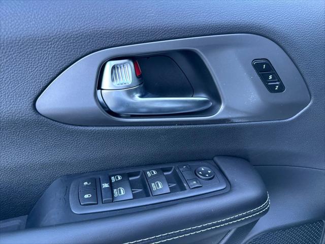 2026 Chrysler Pacifica Select AWD