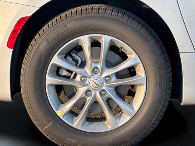 2026 Chrysler Pacifica Select AWD
