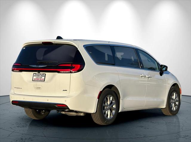 2026 Chrysler Pacifica Select AWD