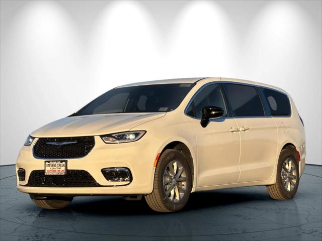 2026 Chrysler Pacifica Select AWD