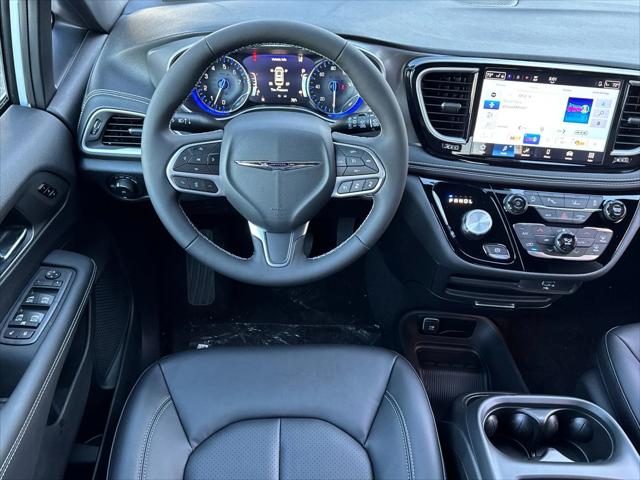 2026 Chrysler Pacifica Select AWD