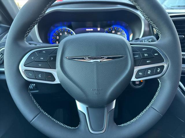 2026 Chrysler Pacifica Select AWD