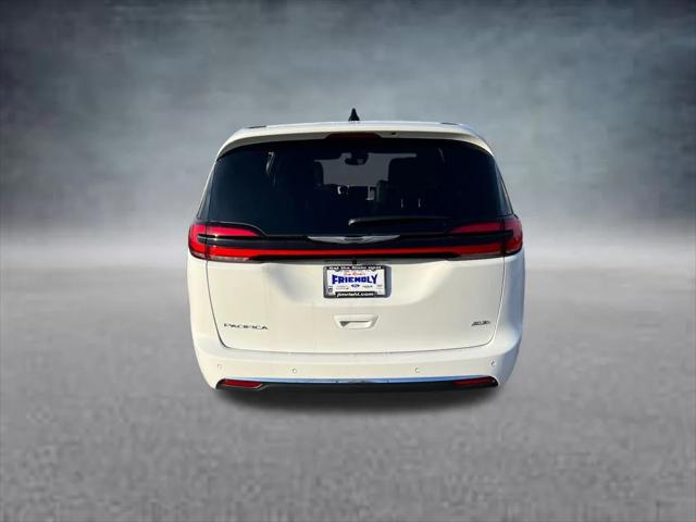 2026 Chrysler Pacifica Select AWD