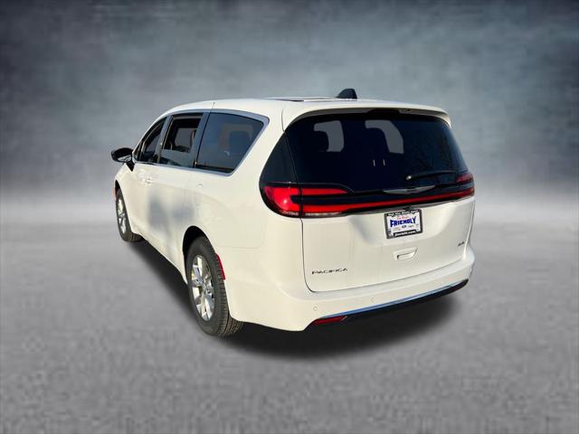 2026 Chrysler Pacifica Select AWD