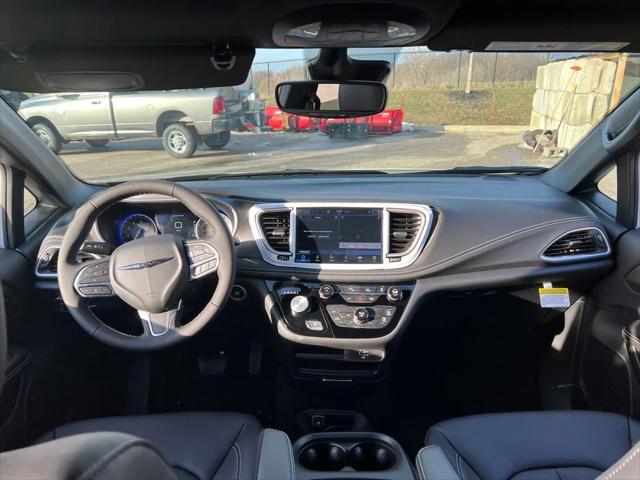 2026 Chrysler Pacifica Select AWD