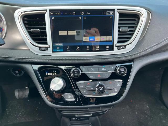 2026 Chrysler Pacifica Select AWD