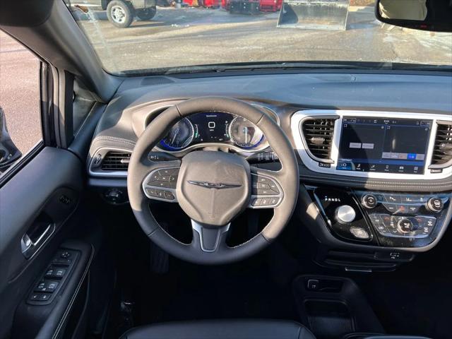 2026 Chrysler Pacifica Select AWD