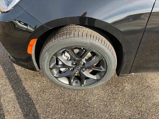 2026 Chrysler Pacifica Limited AWD