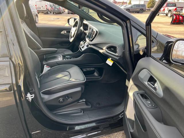 2026 Chrysler Pacifica Limited AWD