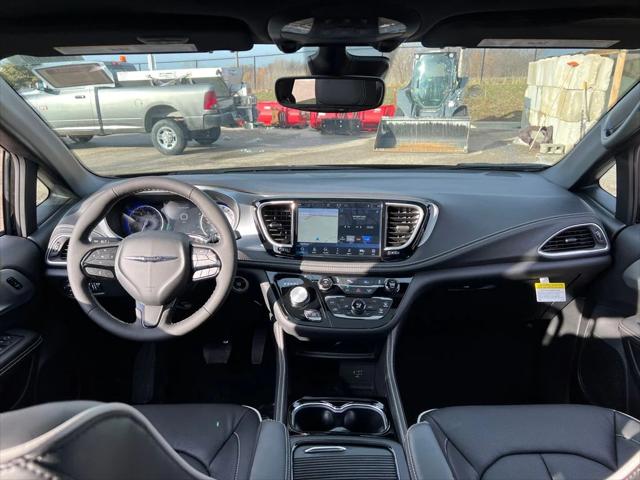 2026 Chrysler Pacifica Limited AWD