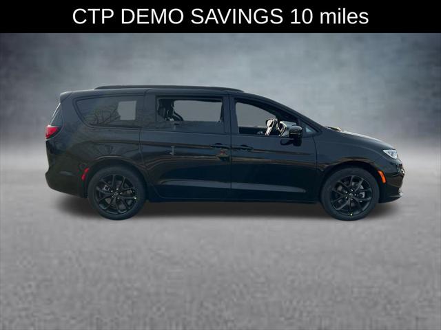 2026 Chrysler Pacifica Limited AWD