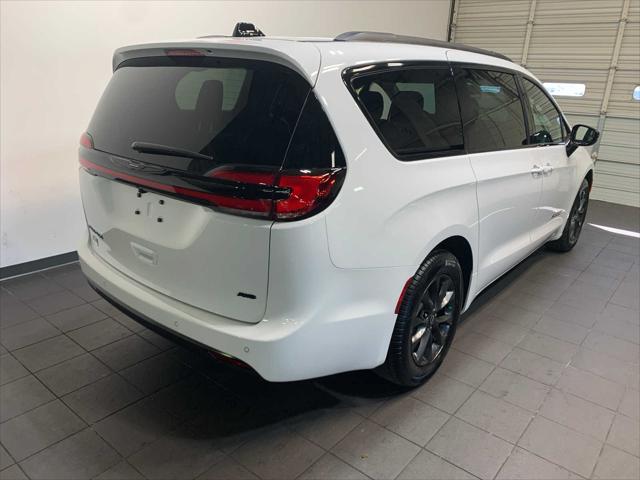 2026 Chrysler Pacifica PACIFICA SELECT AWD