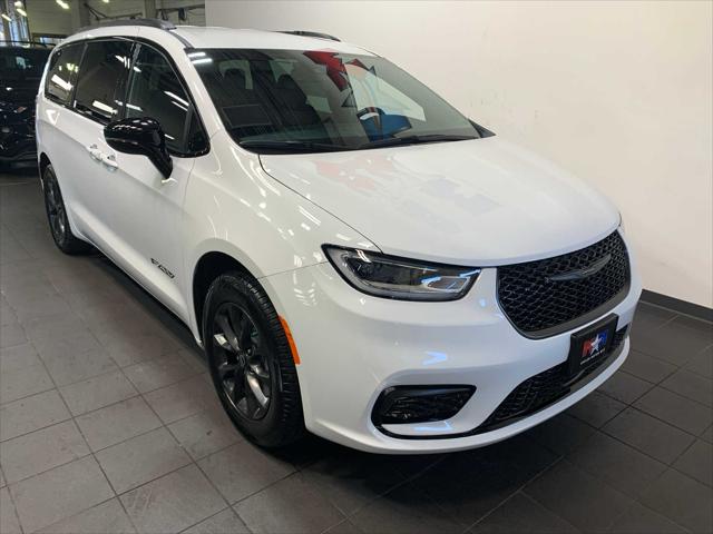 2026 Chrysler Pacifica PACIFICA SELECT AWD