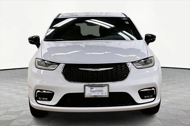 2026 Chrysler Pacifica Select AWD