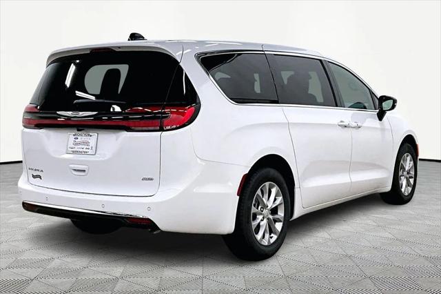 2026 Chrysler Pacifica Select AWD