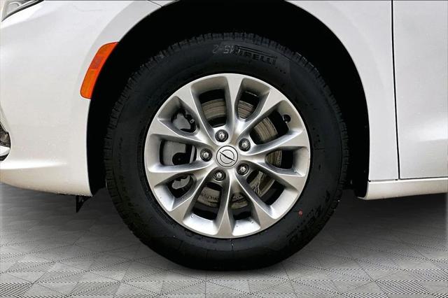 2026 Chrysler Pacifica Select AWD