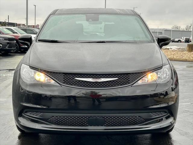 2026 Chrysler Voyager VOYAGER LX