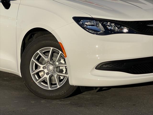 2026 Chrysler Voyager VOYAGER LX