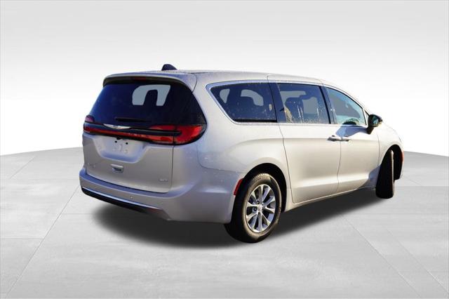 2026 Chrysler Pacifica PACIFICA SELECT AWD