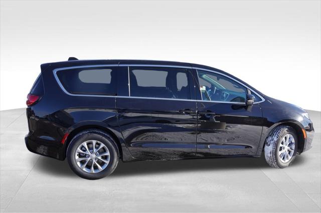 2026 Chrysler Pacifica PACIFICA SELECT AWD
