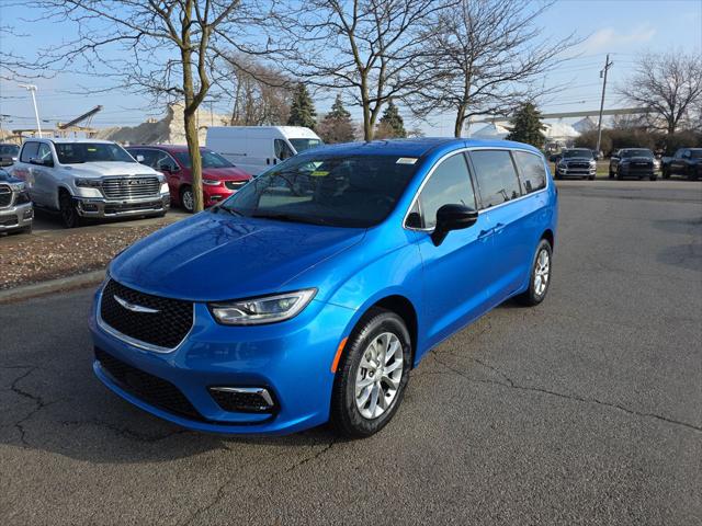 2026 Chrysler Pacifica PACIFICA SELECT AWD