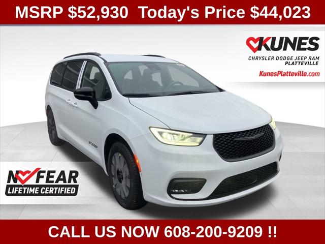 2026 Chrysler Pacifica PACIFICA SELECT AWD