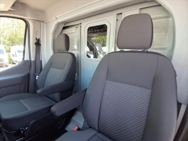 2024 Ford Transit Cutaway Base