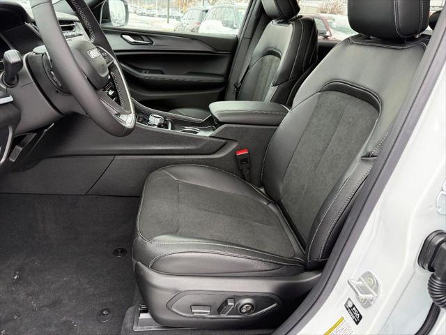 2025 Jeep Grand Cherokee Altitude X 4x4