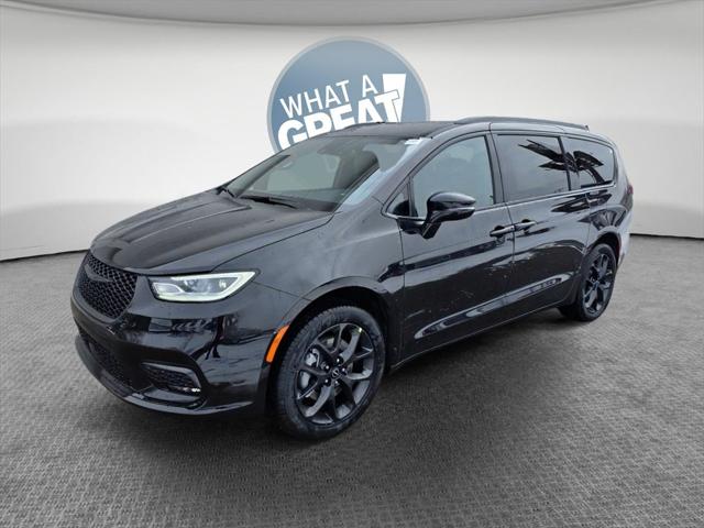 2026 Chrysler Pacifica PACIFICA SELECT AWD