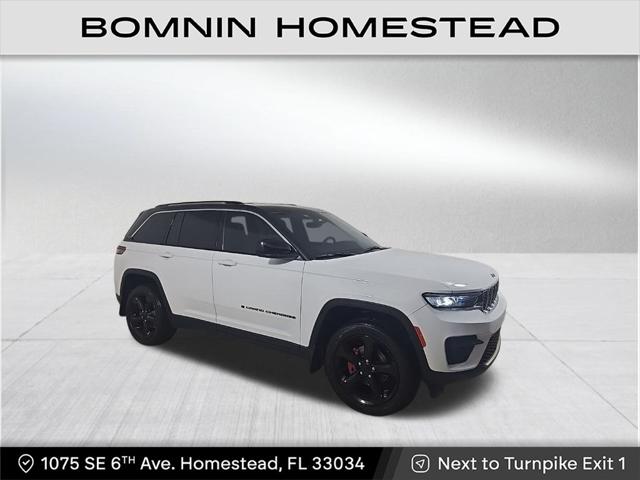 2023 Jeep Grand Cherokee Laredo 4x2