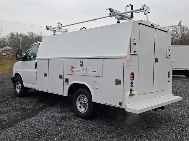 2025 GMC Savana Cutaway Work Van