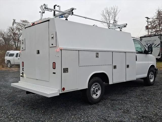 2025 GMC Savana Cutaway Work Van
